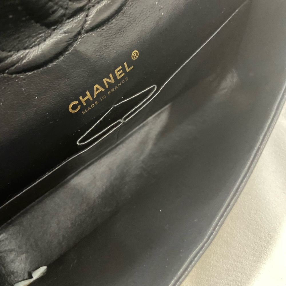 🔥🔥Chanel Classic Medium Cavair W/ Gold Hardware - Picture 12 of 16